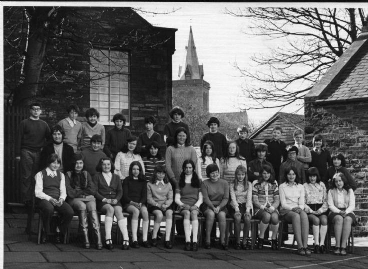 Kirkwall Grammar School Class 2G 1974