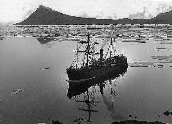 S.S. Camoens damaged by ice near Borðeyri