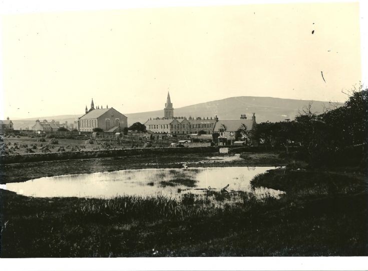 Kirkwall over the Duckie Pond 2/2
