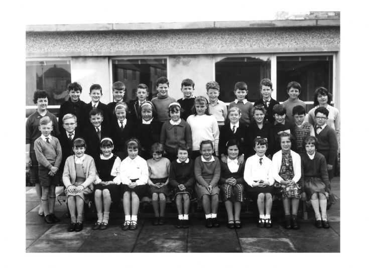 Kirkwall Primary School P5  1964