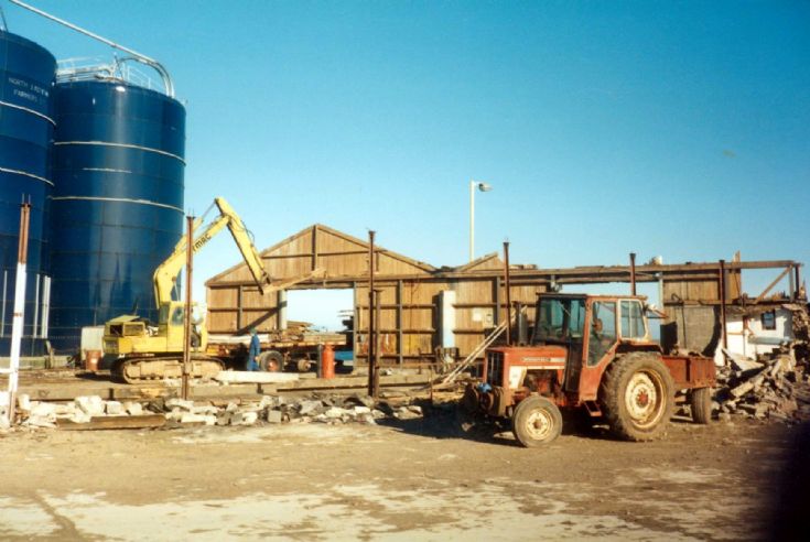 Kirkwall pier demolition 1991