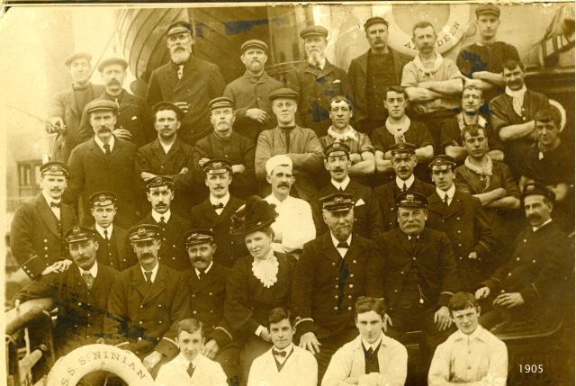 Crew of SS St Ninian in 1905