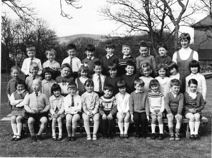 Papdale Primary 1 or 2S: c 1970