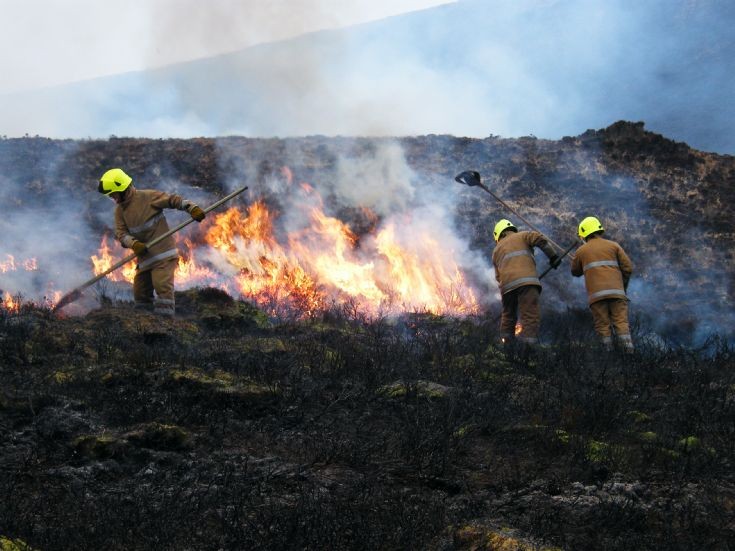 Heath fire in Hoy 1