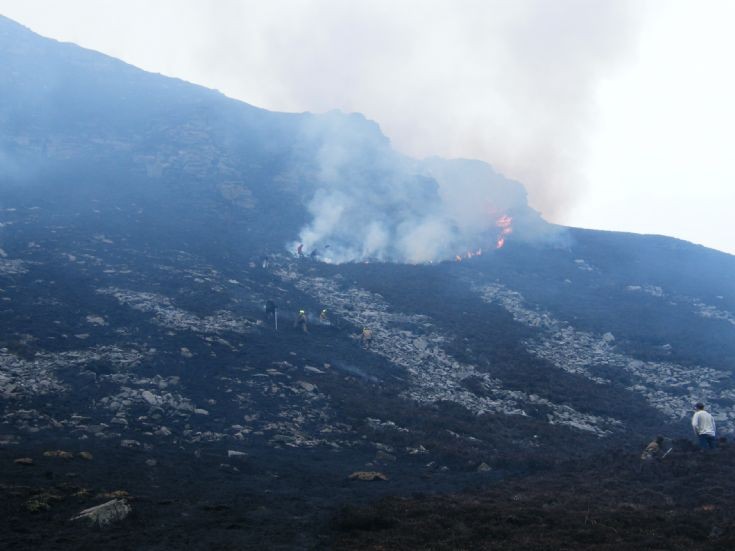 Heath fire in Hoy 5