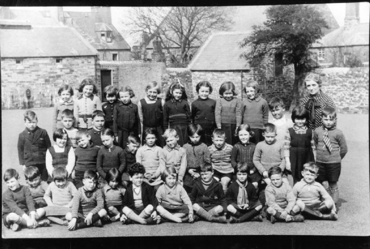Kirkwall school group 1940ish