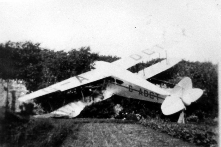 DH Rapide crashed in Westness Garden