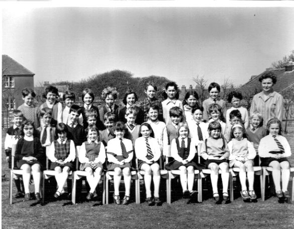 Papdale Primary School class 3E 1970-71