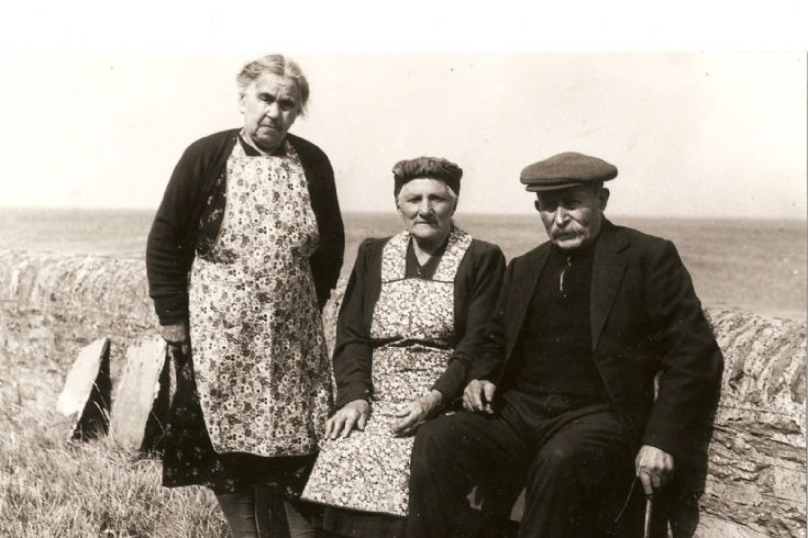Mrs Jessie Chalmers, Margaret and James Lennie