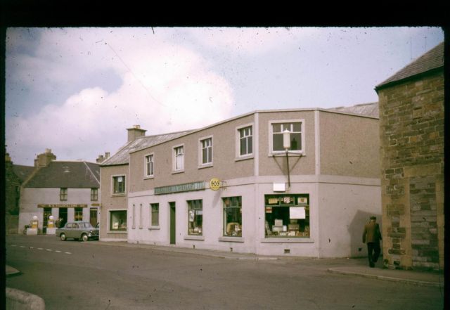 Sutherland's shop, Back Road