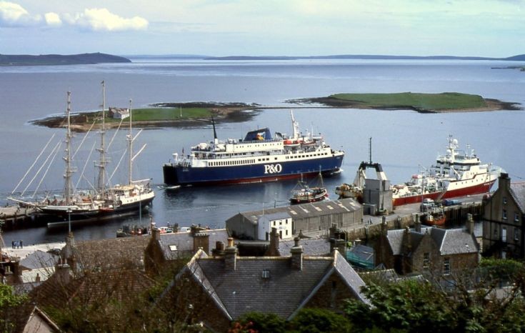 Stromness harbour, May 2001