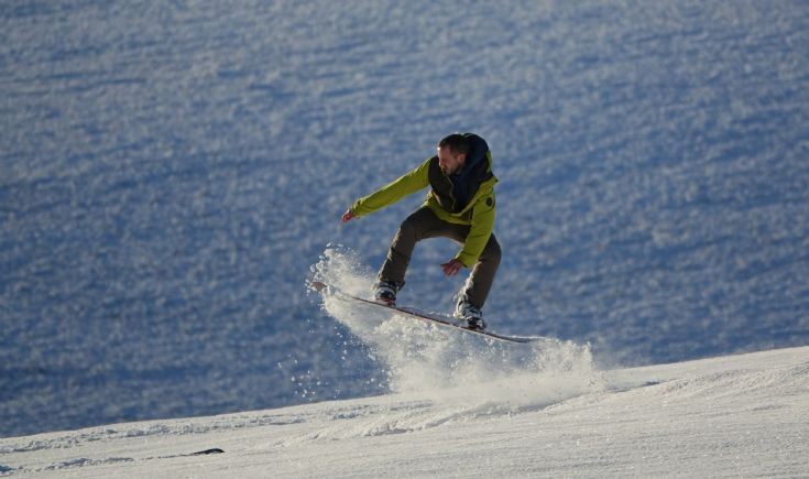 Snowboarder on Wideford Hill