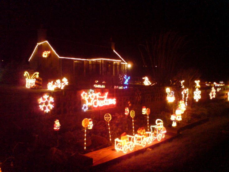 Christmas lights on Sunnybank Road