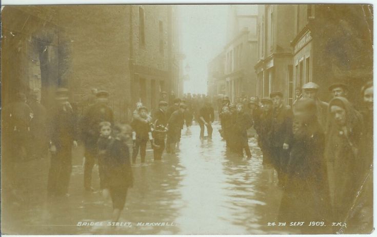 Bridge Street flooded in 1909