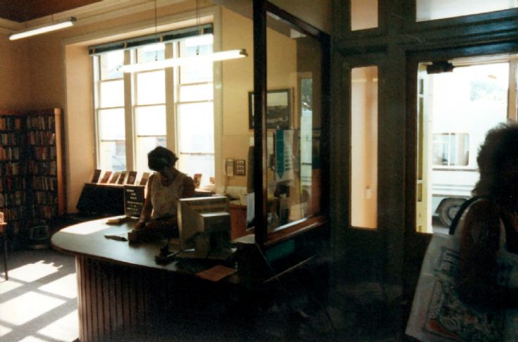 Library Laing St  1991