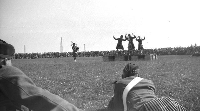 County Show 1947, 2/3 mirrored